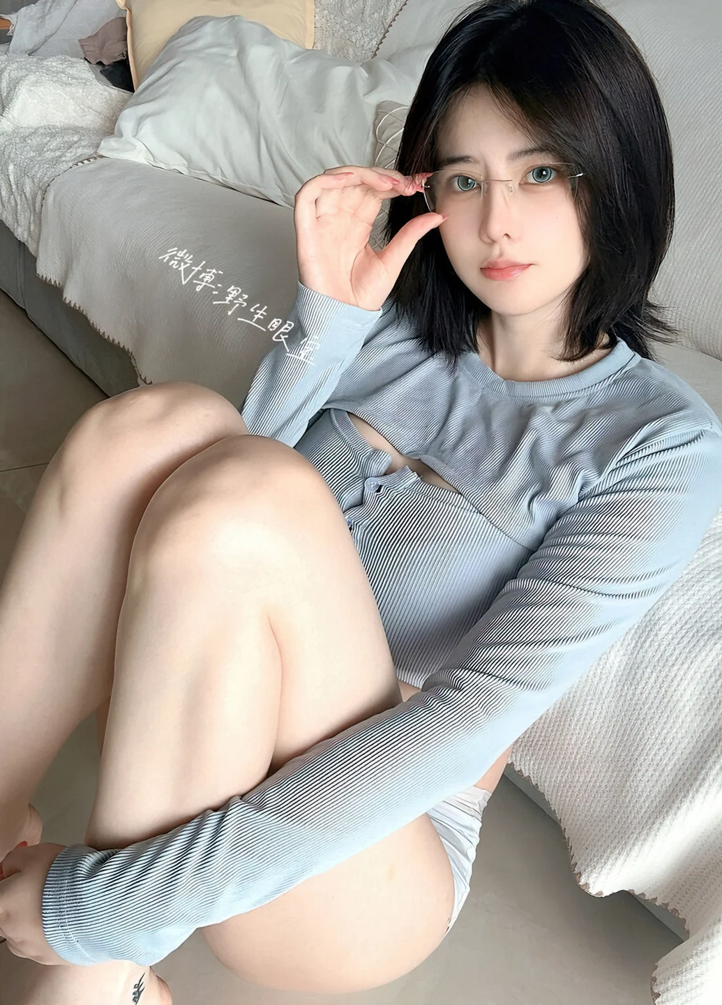 眼酱大魔王w - [Fantia]2025年09月订阅 [31P-36MB]